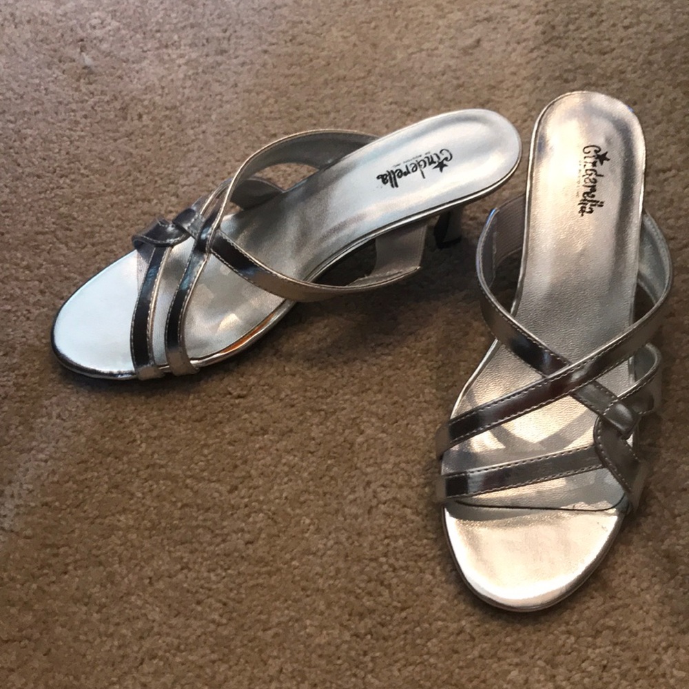 Small heel, silver slip ons!